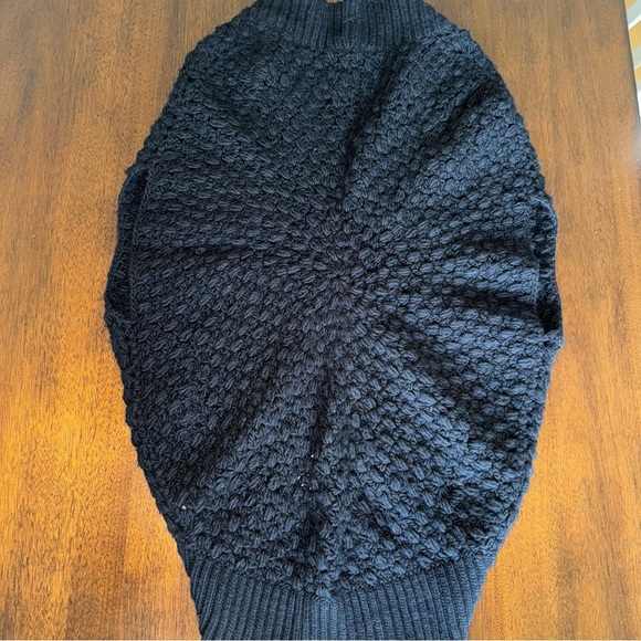 Alice + Olivia Black Cocoon Wool Cardigan Sleeveless Hook Closure Front‎ Size XS - Picture 4 of 4